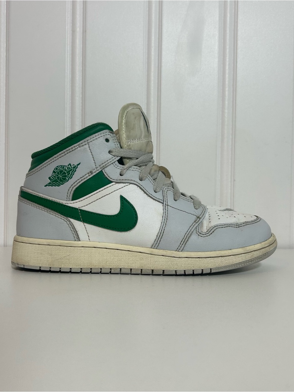 Jordan 1 mid summit white pine green lace leather sneakers big kids 5.5